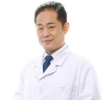 上海薇琳做脂肪丰胸好的张怀军医生