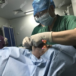 找丁小邦做不明注射物取