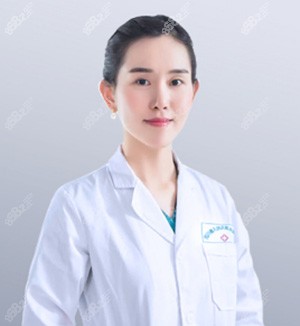 成都眼修复医生李萍