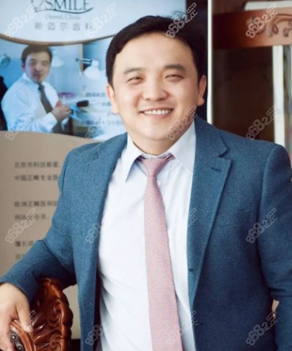 北京矯正好的醫(yī)生張棟梁