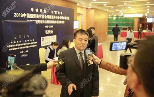 轮廓整形医生