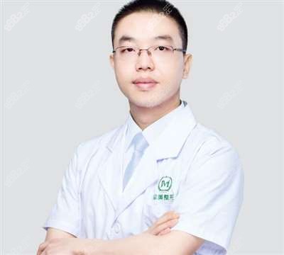 重庆军美整形医生章小平