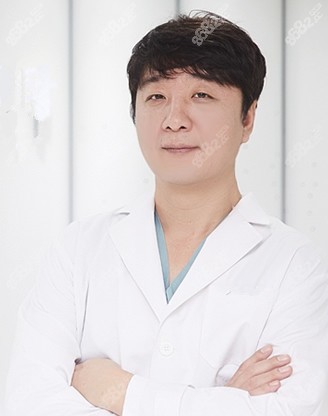 李炳浍 北京美憬隆鼻医生
