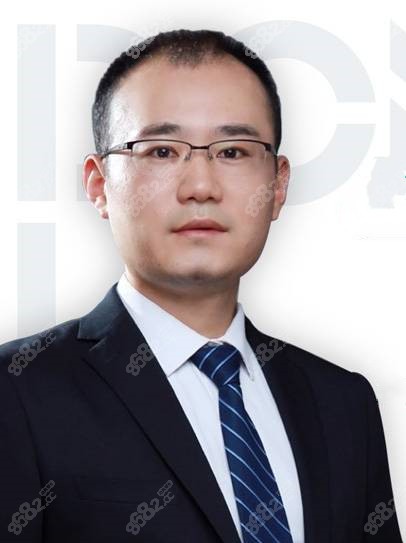 四川东篱整形医院李运峰