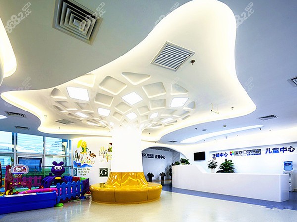 北京瑞泰口腔北苑店前台环境