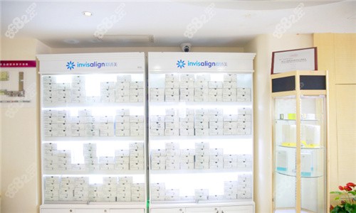 杭州美莱口腔牙套展示墙