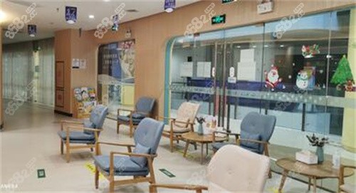 武汉清华阳光口腔等候区