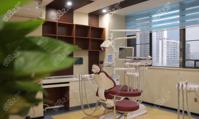 河源恒信口腔就诊室及牙椅