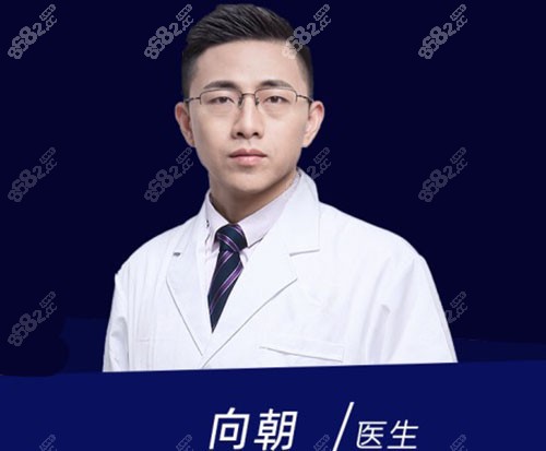 四川友谊向朝医生比较擅长肋软骨鼻综合整形