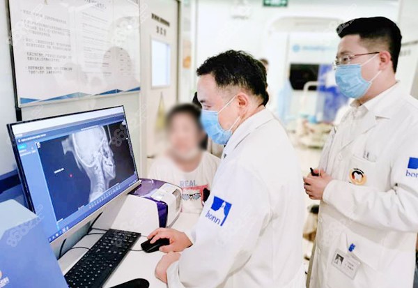 首医张栋梁医生贵吗