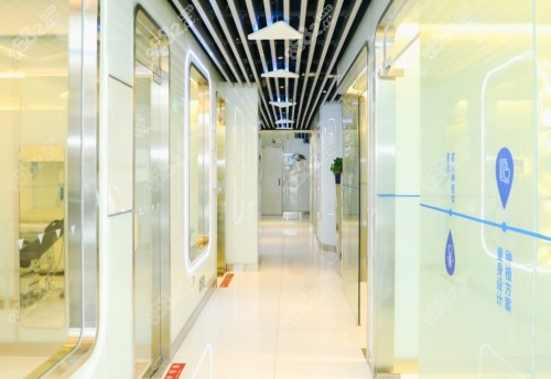 北京钛植口腔医院诊室走廊