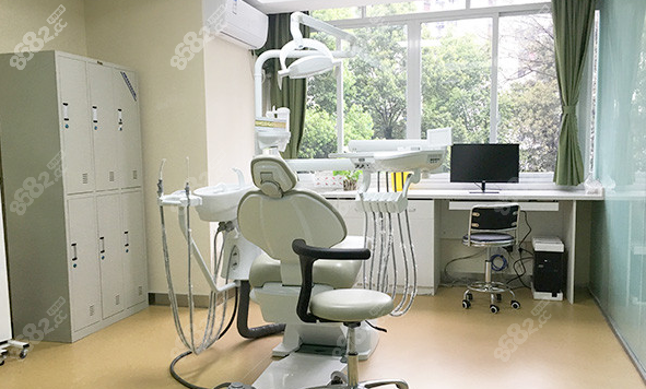 重庆齐美口腔医院诊疗室