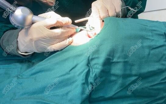 三亞微笑口腔看牙補(bǔ)牙