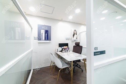 韓國(guó)原辰整形醫(yī)院咨詢室