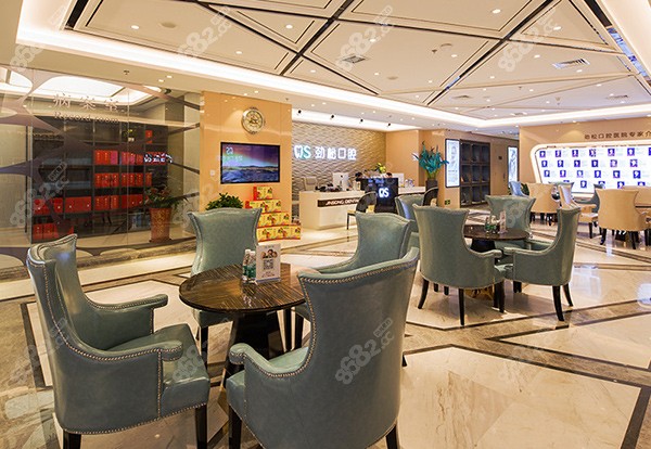 北京劲松口腔医院候诊室