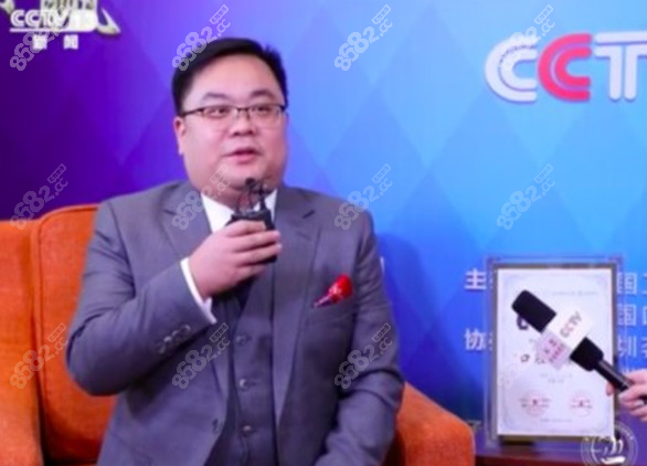 成都新桥口腔种植牙口碑医生王锋