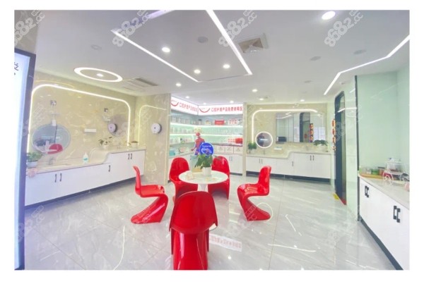 朗朗口腔就診休息區(qū) 朗朗口腔就診休息區(qū)