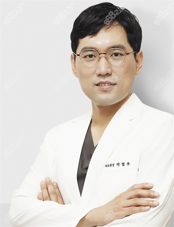 韩国优雅人朴哲佑