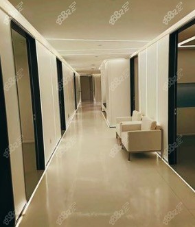 成都布莱梅联合口腔医院走廊