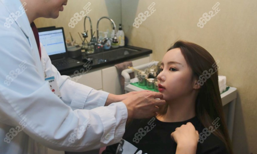韩国ts整形鼻修复术后6个月的照片