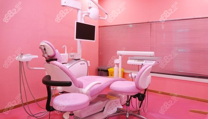 徐州美奥口腔特有的粉红色诊室