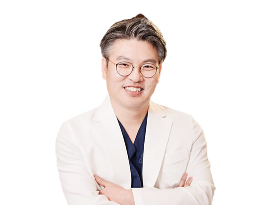 毛理院长李尚郁
