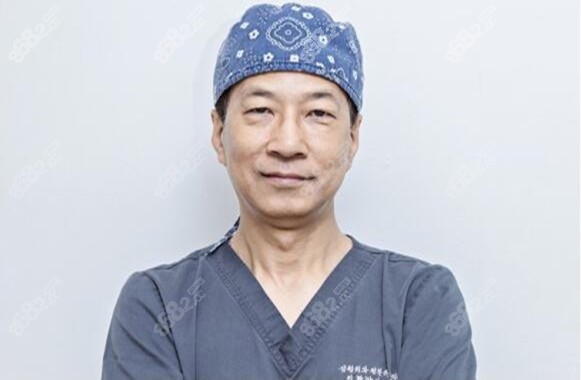 韩国纯真隆鼻手术医生叫崔宰源