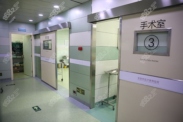 黄大勇院长做磨骨手术