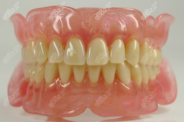 全口活动假牙的图片www.8682.cc
