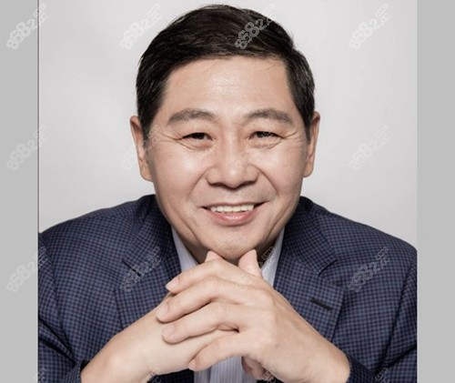 上海华美做颧骨好的医生 