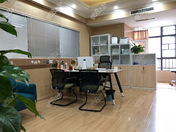 成都友誼醫(yī)院疤痕科哪位醫(yī)生治療疤痕比較好