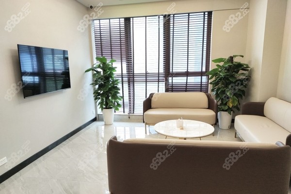 金华蓝芽口腔医院候诊区