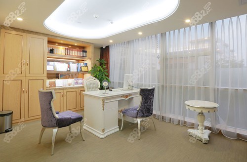 廣州曙光醫(yī)學(xué)美容診室