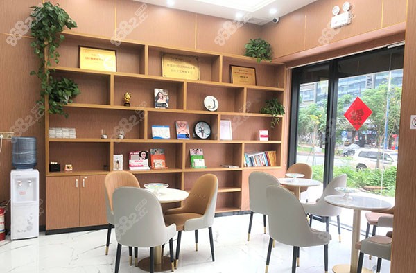 广州玖品口腔门诊部休息区