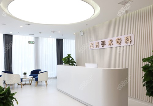 西安<!--<i data=20240705-sp></i>-->眼科医院大厅