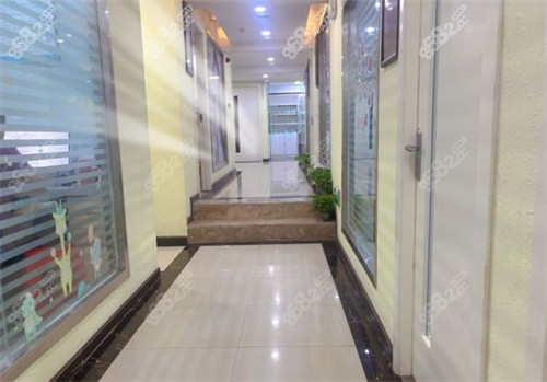 十堰品冠口腔门诊走廊