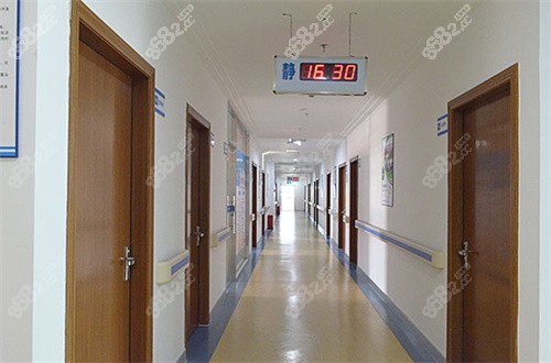 东莞华厦眼科医院走廊