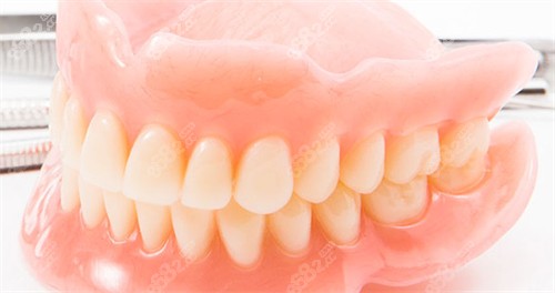 活动假牙图示