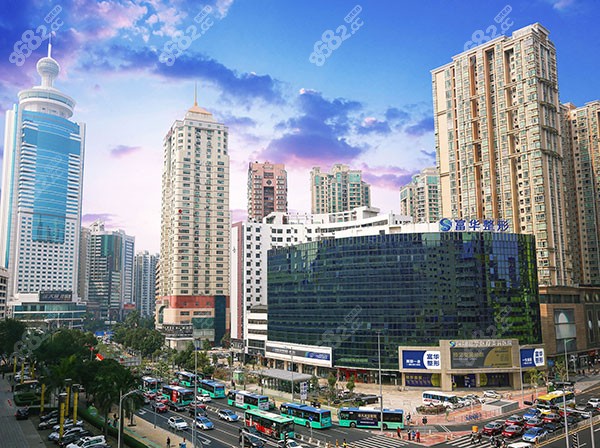 深圳富华整形医院假体隆胸