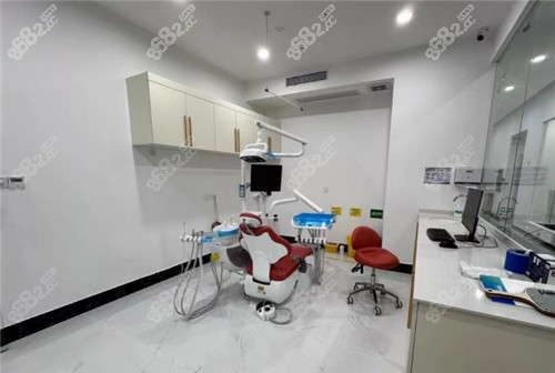 江门德佰年口腔医生介绍
