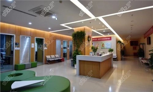 北京爱尔英智眼科医院大厅