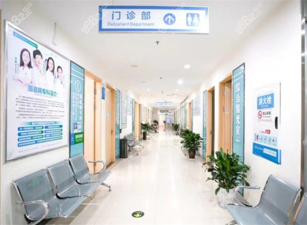 重庆华厦眼科医院郑延川