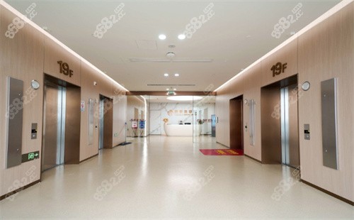 西安医学中心走廊