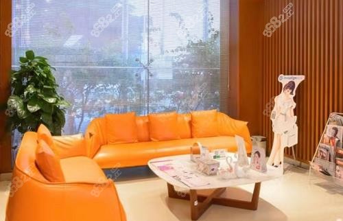 成都薛瑞胸部為什么那么貴