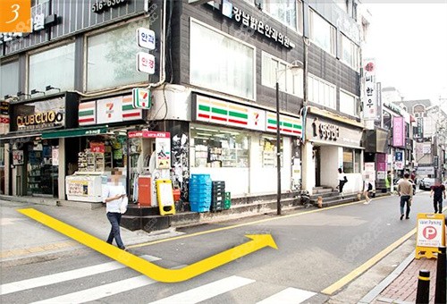 韩国蕾切尔皮肤医院外7-11门店