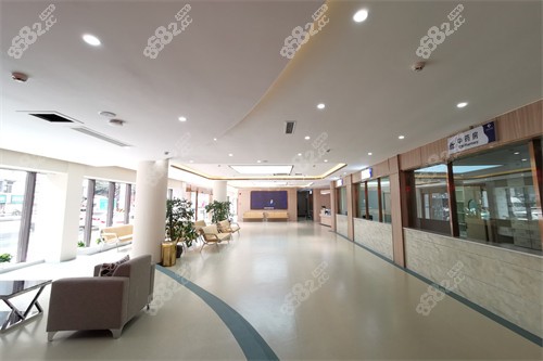 <!--<i data=20240705-sp></i>-->医院一楼大厅