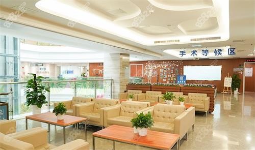 广州爱尔眼科等候区