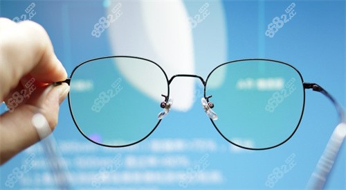 防藍(lán)光框架鏡實(shí)物示意圖