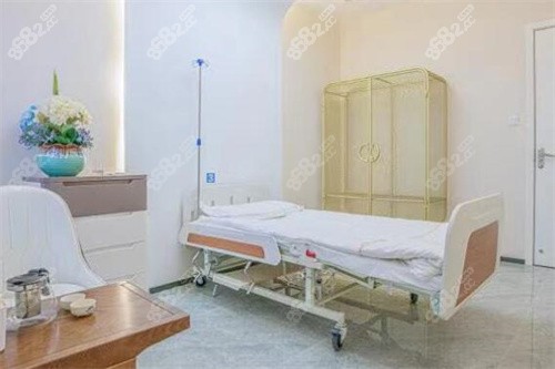成都美辰星耀醫(yī)療美容醫(yī)院病房