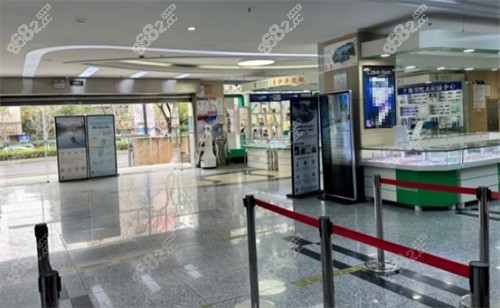 南京东南眼科入口环境图.jpg